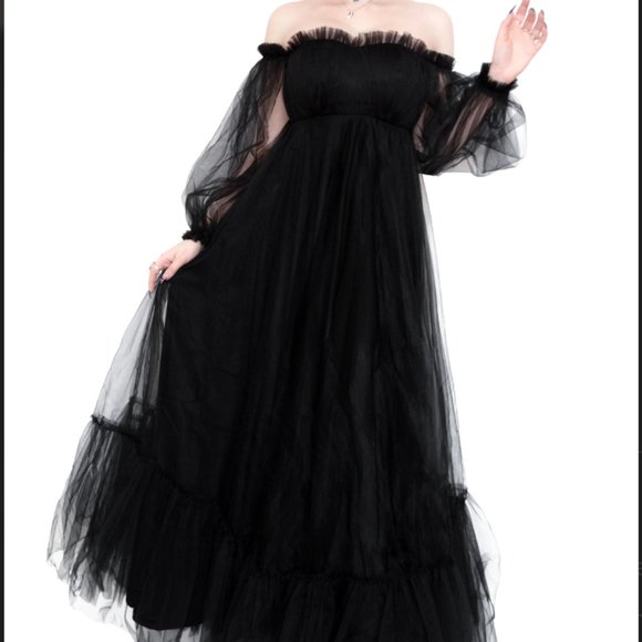 *NWT* Foxblood Limited Edition Aurora Gown in Size Medium - Picture 2 of 11